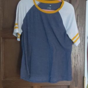 🌼4/$20🌼Sporty Striped Sleeve Tee